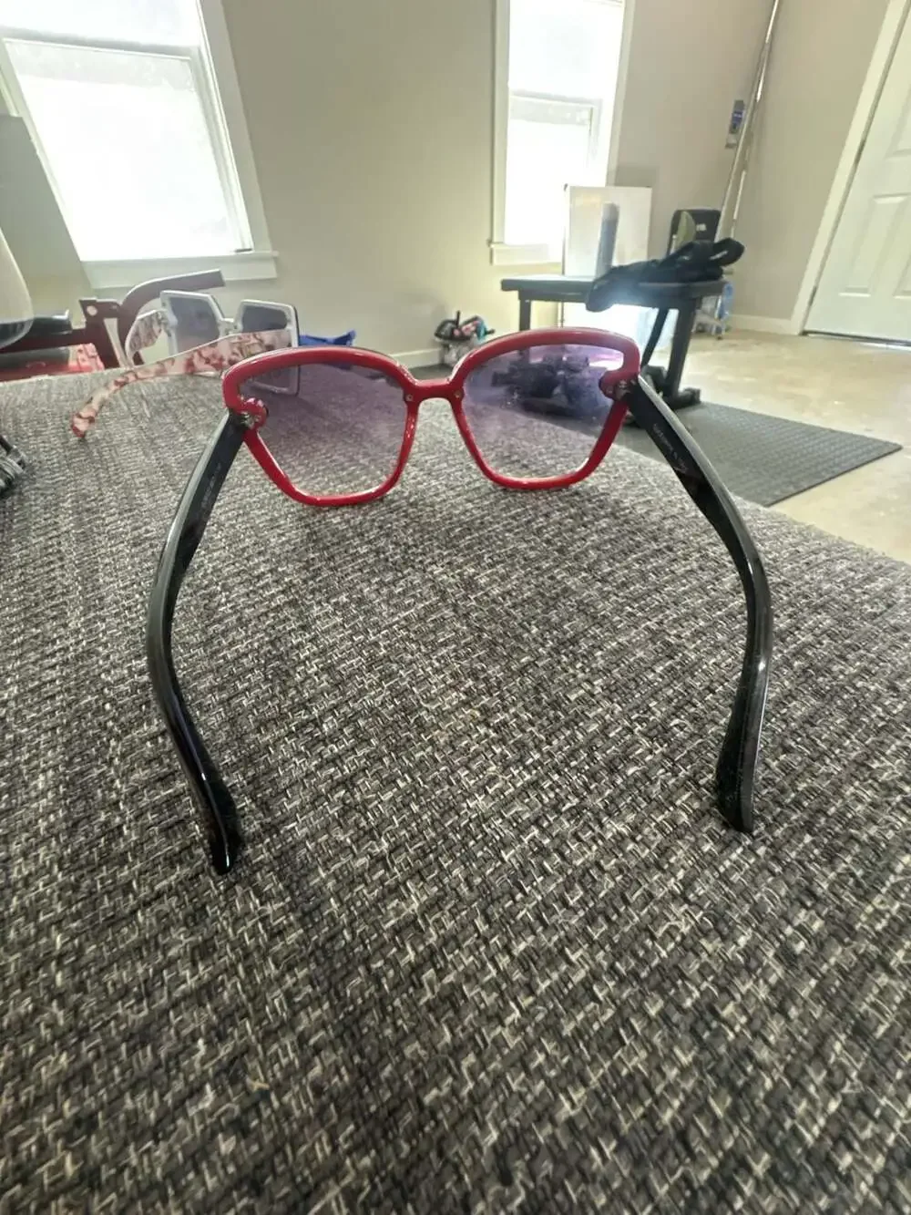 Gucci Oversized Cat-Eye Sunglasses Red/Black Frame with GG Monogram Temples